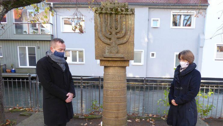 B&uuml;rgermeisterin Annette Prechtel und B&uuml;rgermeister Udo Sch&ouml;nfelder gedachten  der Opfer des Nationalsozialismus. Foto: Stadt Forchheim