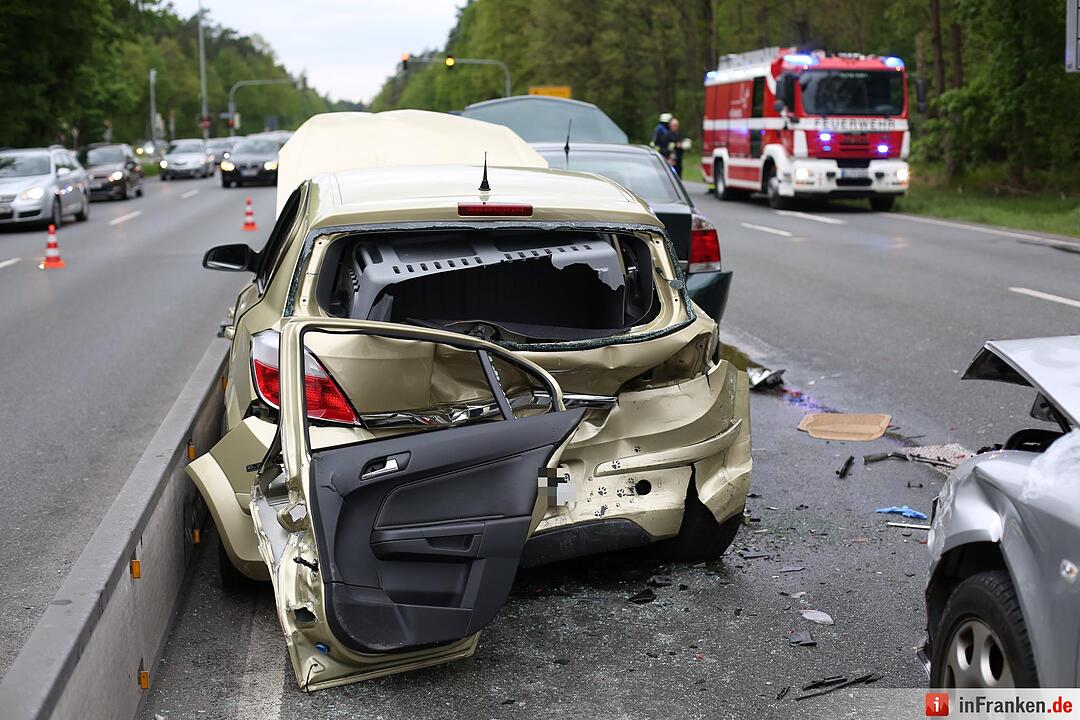 Auffahrunfall in Nürnberg in Regensburger Straße