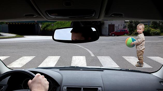 Schweinfurt: Autofahrerin &uuml;bersieht 10-j&auml;hriges M&auml;dchen - Kind im Krankenhaus