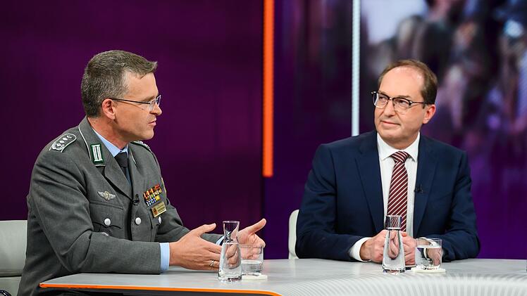 Bundesinnenminister Alexander Dobrindt warb bei "Maybrit Illner" (ZDF) um die Amtshilfe der Bundeswehr bei der Drohnenabwehr in Deutschland.