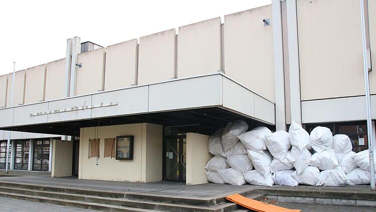 Der Abriss der Angerhalle läuft bereits.Oliver Schmidt