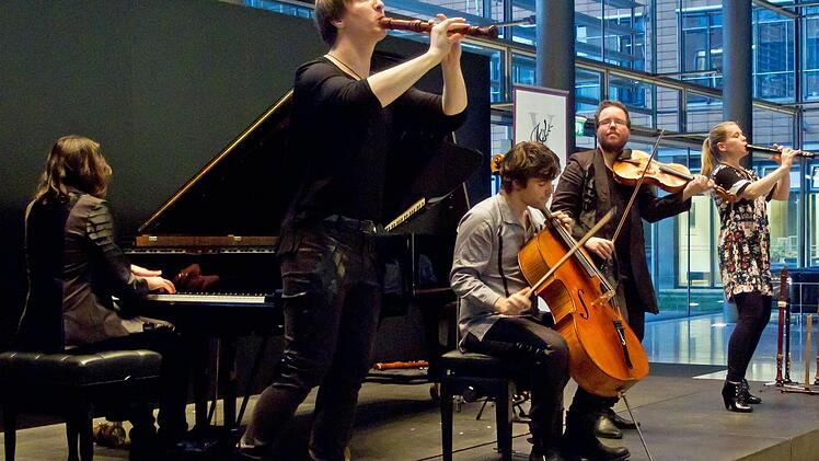 "Spark" gastierte beim Coburger "Verein" mit dem Programm "Folk Tunes" im HUK-Foyer auf der Bertelsdorfer Höhe. Foto: Jochen Berger
