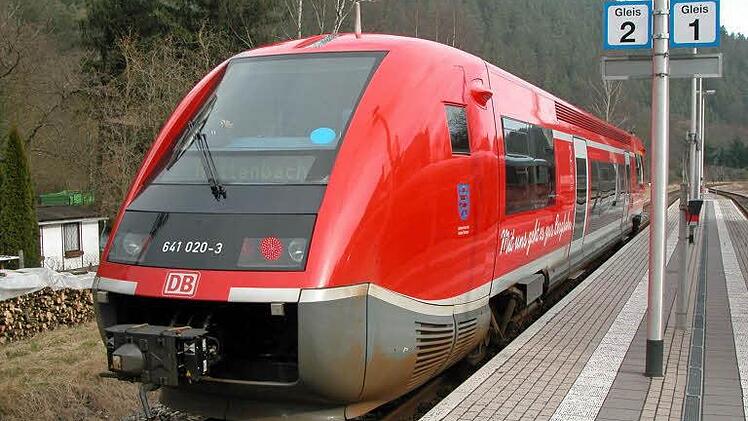 "Walfisch" nennt man die Triebwagen der Baureihe 641. Foto: Oelzner