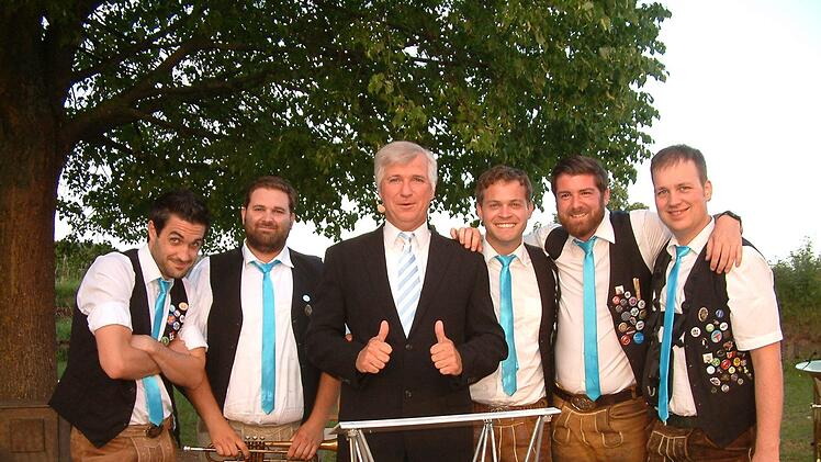 Horst Seehofer mit den "Bayerischen Löwen" Foto: Hans Franz