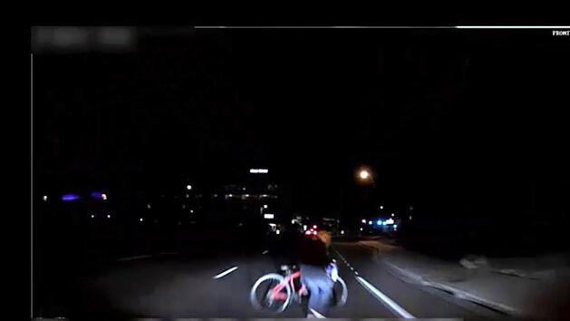 Der erste t&ouml;dliche Unfall eines autonomen Uber-Autos wird den Weg zu selbstfahrenden Autos beeinflussen.  Foto: Uncredited/Tempe Police Department/dpa