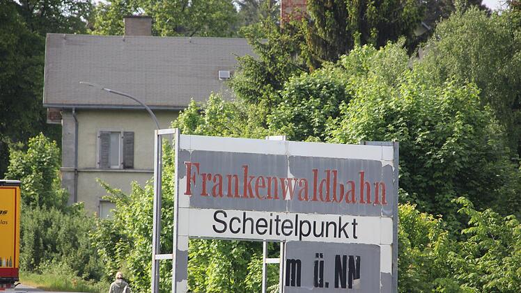 Am Bahnhof Steinbach ist der Scheitelpunkt der Frankenwaldbahn. Foto: Andreas Schmitt
