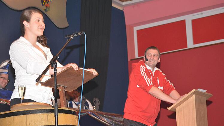 Nicole Albert und Peter Pötsch waren unterschiedliche Meinung beim Aussuchen des Fernsehprogramms.