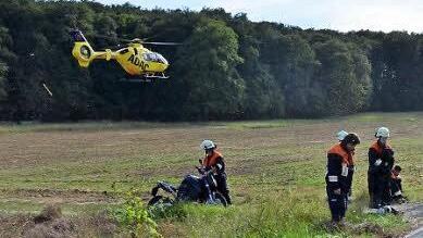 Der Schwerverletzte wurde mit dem Rettungshubschrauber ins Krankenhaus geflogen.