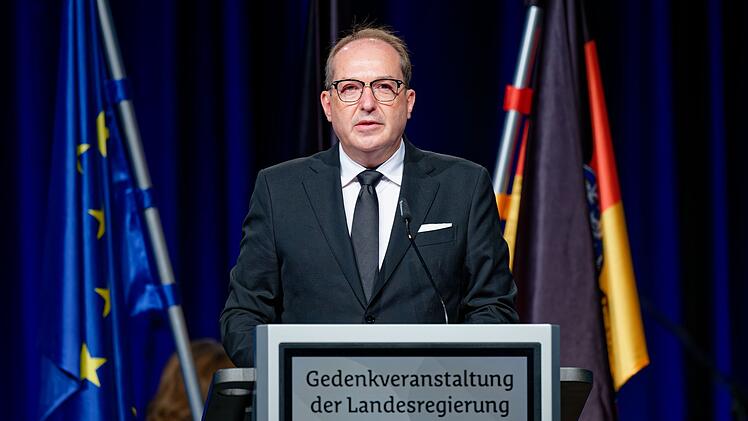 Gedenkfeier für getöteten Polizisten