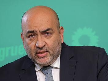 Omid Nouripour beklagt den Umgang mit B&auml;rbel Bas.