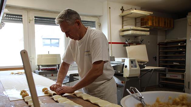 In "Peter's Backstube wird noch frisch vor Ort gebacken. Ende Juni ist damit Schluss. Foto: Mirjam Stumpf