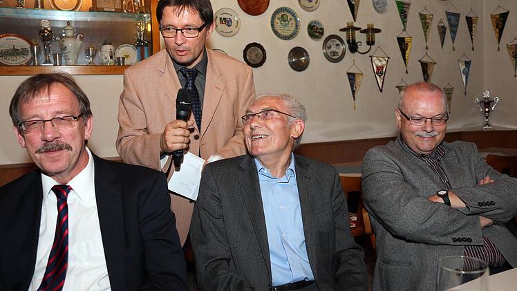 Gute Laune verbreiten (von links) Bürgermeister Stefan Schaffranek, Redaktionsleiter Alexander Müller und die Stadträte Horst Zahr und Lothar Seyfferth.