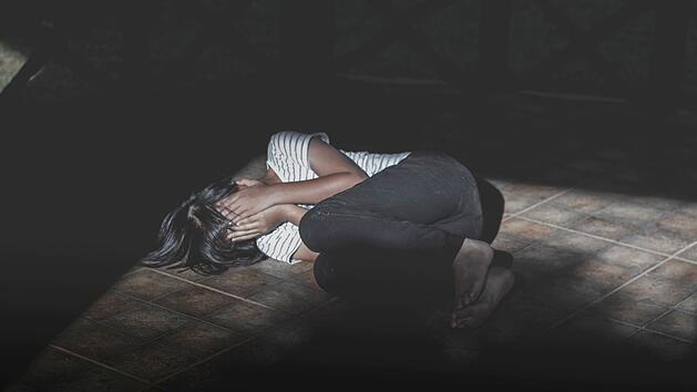 Das 15-j&auml;hrige M&auml;dchen wurde von den anderen Jugendlichen in einen Hinterhalt gelockt und dann zusammengeschlagen.