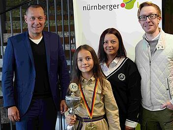 Leonie Weiss (10) aus Mittelfranken ist deutsche Karate-Meisterin