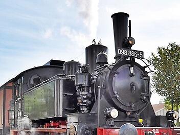 Der Bund der Steuerzahlen hatte anonyme Informationen bekommen, bei denen es um die Betriebskosten der Museumseisenbahn "Rhönzügle" ging. Bei der Versammlung des Zweckverbandes Fränkisches Freilandmuseum konnten diese aber allesamt entkräftet werden. Foto: Hanns Friedrich