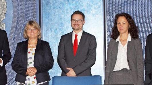 Der Vorstand des Arbeitskreises SchuleWirtschaft (von links): Hartmut Büchner, Cornelia Schaller, Stefan Schneyer, Stefanie Mayr-Leidnecker und Christian Förtsch Foto: Alfred Thieret