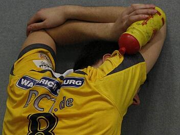 Die Enttäuschung beim HSC 2000 Coburg ist derzeit zum Greifen. Egal ob Spieler, Funktionäre, Trainer oder Fans, nach der Pleite von Pirna herrscht Ratlosigkeit. In solchen Situationen muss im Sport meistens das schwächste Glied in der Kette gehen - der Trainer. Foto: Iris Bilek