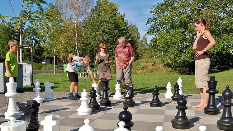 Freilandschach, Boule und Tischtennis sorgen für Abwechslung. Foto: Sigismund von Dobschütz