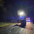 Bie einem Unfall auf der B22 nahe Bayreuth sind zwei junge Menschen verletzt worden. Foto: NEWS5 / Holzheimer