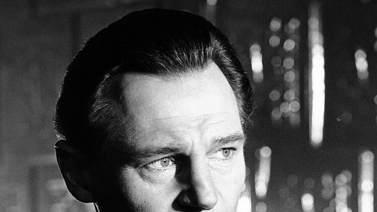 Unter Einsatz seines Lebens rettet Oskar Schindler (Liam Neeson) &uuml;ber 1.000 Juden vor dem sicheren Tod in Auschwitz.