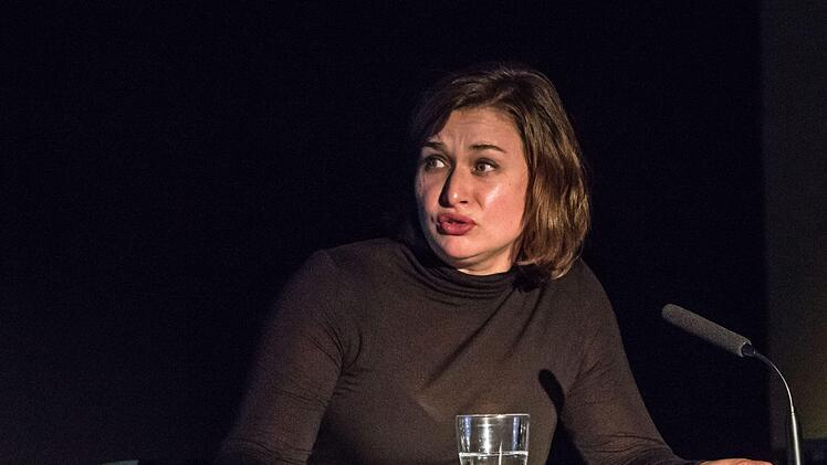 "Die Welt ist aus den Fugen" lautete das Motto eines Shakespeare-Abends, den die Experimentierwerkstatt "Making Culture" in Coburg veranstaltete.Foto: Jochen Berger