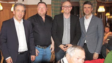 Landrat Alexander Tritthart (von links) mit den B&uuml;rgermeisterkandidaten Axel Gotthardt und Matthias D&uuml;thorn sowie dem CSU-Kreisvorsitzenden Stefan M&uuml;ller Foto: Richard S&auml;nger