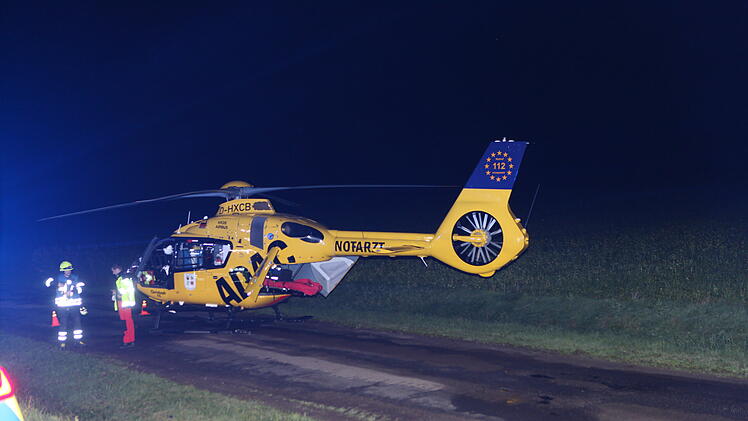 Auto kam auf Gegenfahrbahn: Drei Personen verletzt