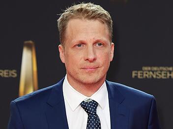 Oliver Pocher, hier beim Deutschen Fernsehpreis 2023, hat erneut gegen die Familie Geiss ausgeteilt.