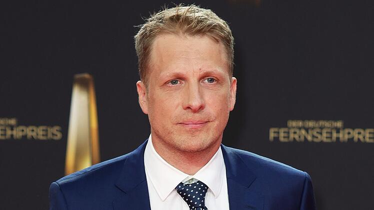 Oliver Pocher, hier beim Deutschen Fernsehpreis 2023, hat erneut gegen die Familie Geiss ausgeteilt.