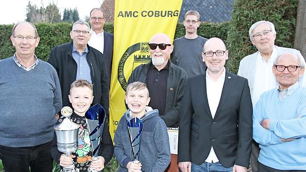 Der ADAC-Ortsclub Coburg ehrte treue Mitglieder und erfolgreiche Motorsportler.  Foto: Desombre