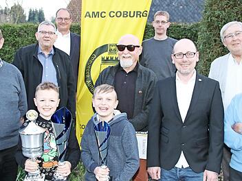 Der ADAC-Ortsclub Coburg ehrte treue Mitglieder und erfolgreiche Motorsportler.  Foto: Desombre