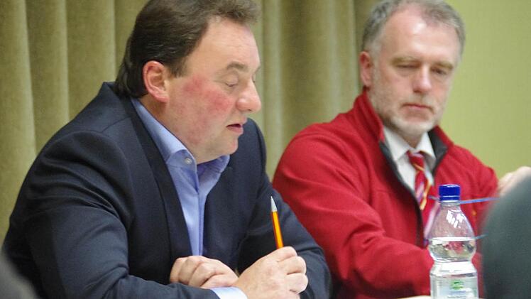 Der neue Bürgermeister Michael Pöhnlein (l.) und der neue Leiter des Standesamtes, Joachim Ranzenberger. Foto: Marco Meißner