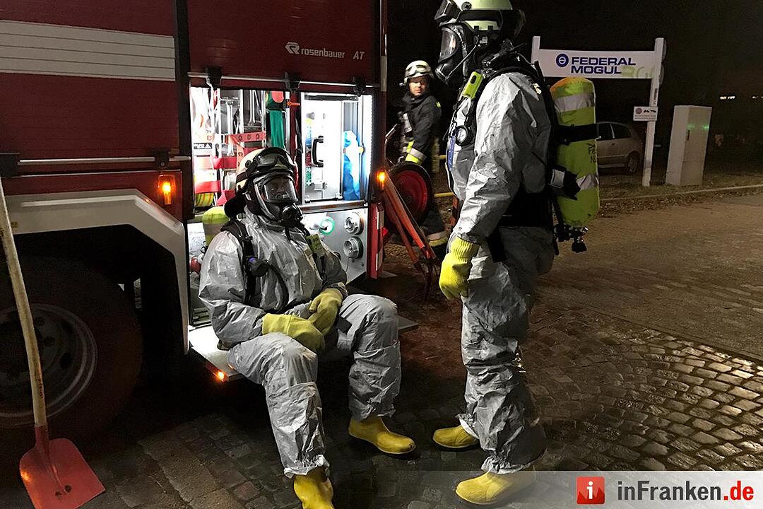 Toter in Messi-Wohnung entdeckt - Feuerwehr muss Wohnung von Unrat befreien