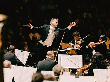 Bamberger Symphoniker: Jonathan Nott kitzelt alles heraus