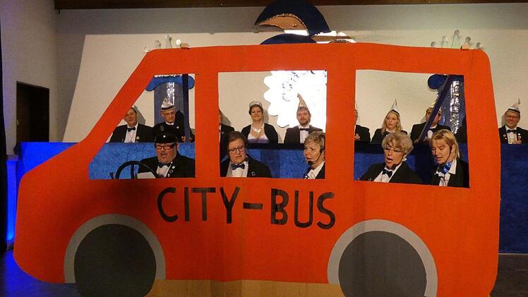 Im Citybus wurde mangels Laden in der Marktgemeinde zum Einkaufen gefahren.