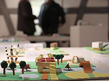 Eine Dachterrasse, die zum Relaxen einlädt, Wasser, auf dem Boote fahren und viel Grün - so stellt sich Lia Buchwald das Kaufplatzgelände der Zukunft vor.