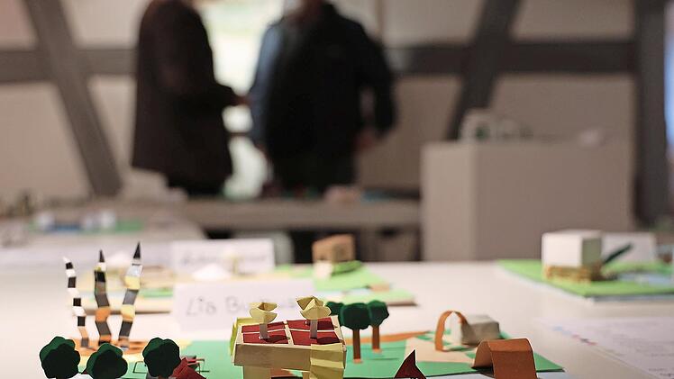 Eine Dachterrasse, die zum Relaxen einlädt, Wasser, auf dem Boote fahren und viel Grün - so stellt sich Lia Buchwald das Kaufplatzgelände der Zukunft vor.