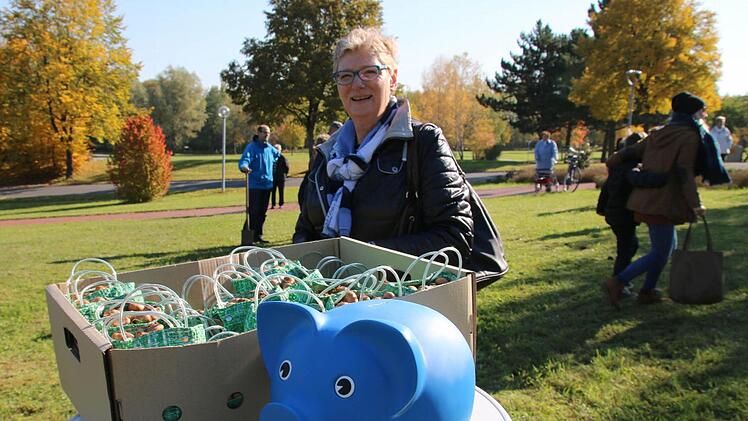 Edith Dinger mit Krokusssen Foto: Bettina Knauth