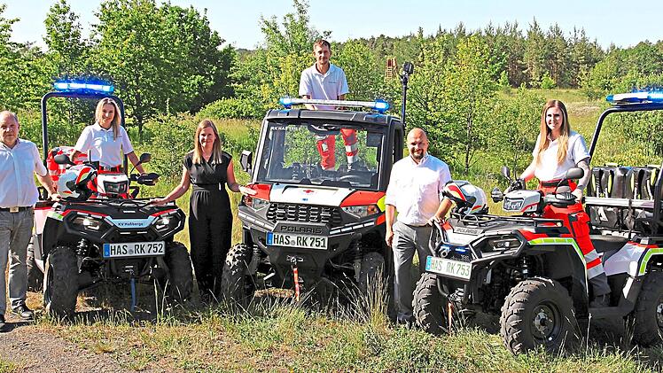 Mit zwei Quads und einem agilen Utility Task Vehicle (Mitte) stehen im Kreisverband drei neue, gel&auml;ndeg&auml;ngige Einsatzfahrzeuge zur Verf&uuml;gung. Michael Will / BRK