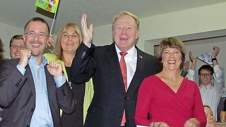Helle Freude angesichts des Sieges im Bund zeigen (von links) René Boldt, Birgit Weber, Hans Michelbach und Christl Michelbach. Foto: Rainer Lutz