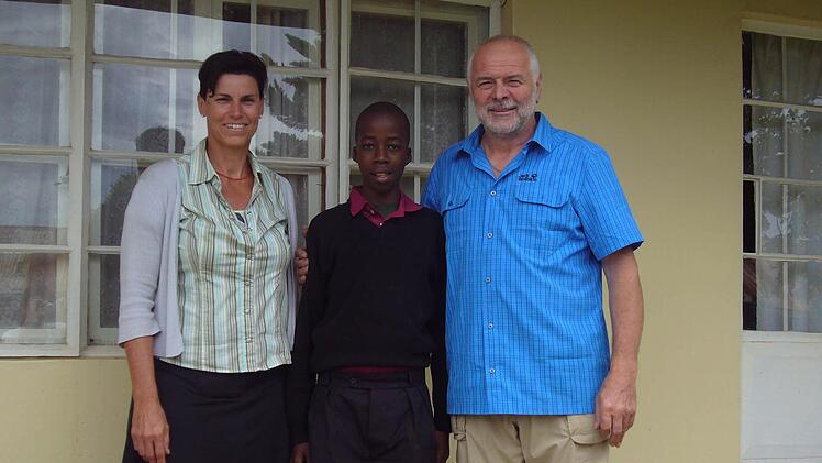 Der zwölfjährige Gregory ist das Patenkind von Christine Bitsch und Peter Klug, die sich im Verein "Dentists for Africa" engagieren.