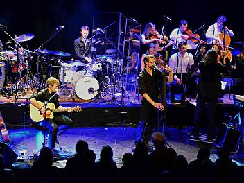 Huebnotix & Strings kommen am Samstag um 20 Uhr in die Dr.-Stammberger-Halle Kulmbach (Einlass ab 19 Uhr) Es gibt noch Karten für den Auftritt, unter anderem in der Geschäftsstelle der Bayerischen Rundschau im Kressenstein 2. Foto: privat