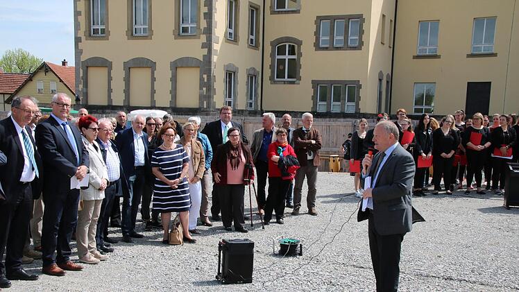Landrat Thomas Bold begrüßt die Gäste. Thomas Malz