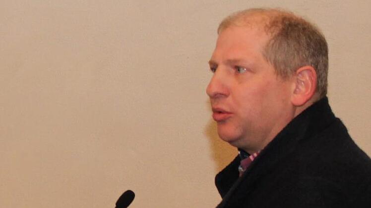 Bürgermeister Klaus Faatz hatte viel zu berichten.   Foto: Evi Seeger