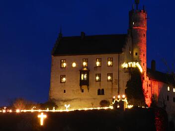 Lichterglanz in Gößweinstein zur Lichterprozession am 26. Dezember Foto: Thomas Weichert