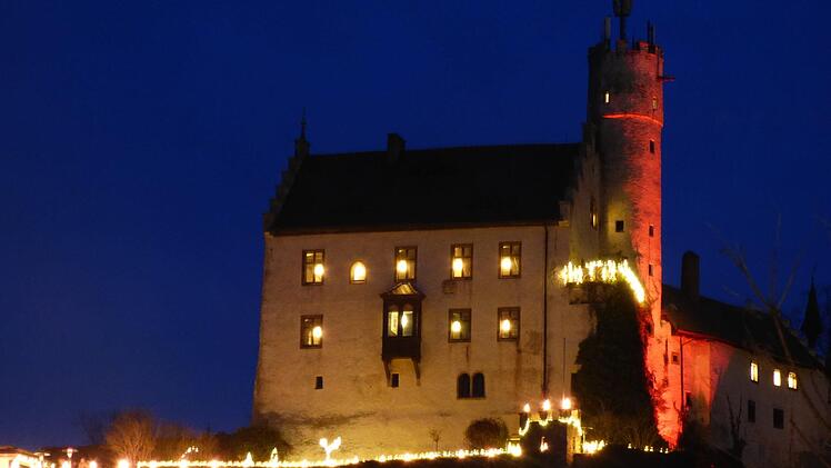 Lichterglanz in Gößweinstein zur Lichterprozession am 26. Dezember Foto: Thomas Weichert