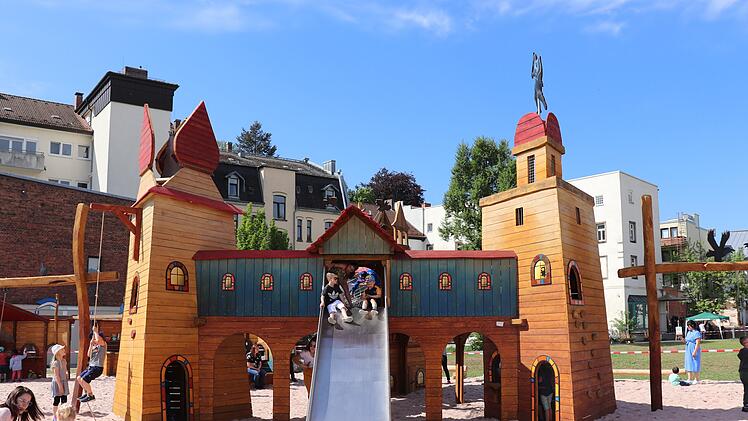 Kulmbach: "Zamm geht's" am ehemaligen Kaufplatz - Spielpl&auml;tze gemeinsam s&auml;ubern