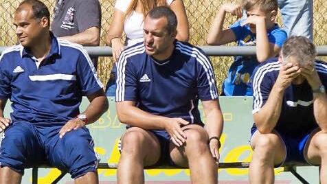 Auf der Frohnlacher Trainerbank wurde die Stimmung in der 2. Halbzeit mit den vergebenen Chancen nicht besser: Stefan Braungardt, Alexander Weber und Holger Stummer.