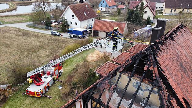 Etwa 150.000 Euro Schaden: Einfamilienhaus im Vollbrand