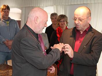 Jens Müller-Rastede und Rainer Mößner bei ihrer Hochzeit im Jahr 2014. Foto: Archiv/Thomas Malz